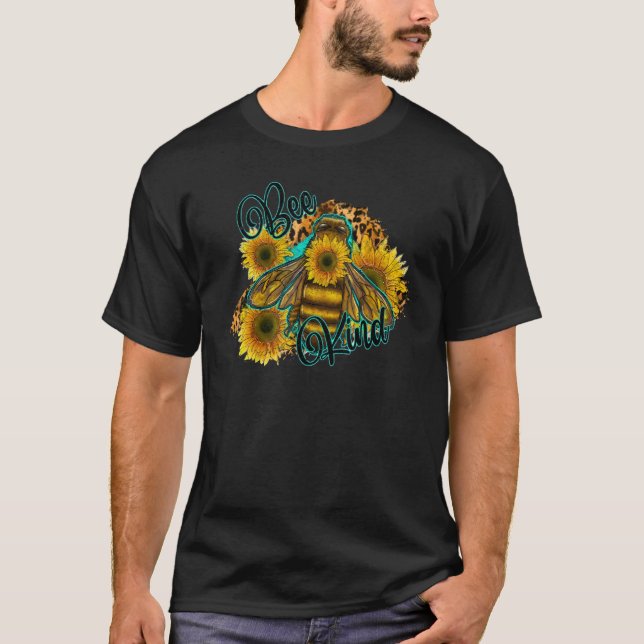 Leopard Sunflower Honey Bee Be Kind And Humble Kin T Shirt (Framsida)