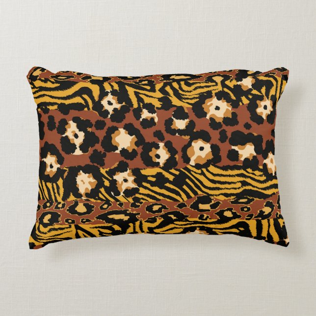 Leopard, tiger skinsar, vild mönster. prydnadskudde (Framsidan)