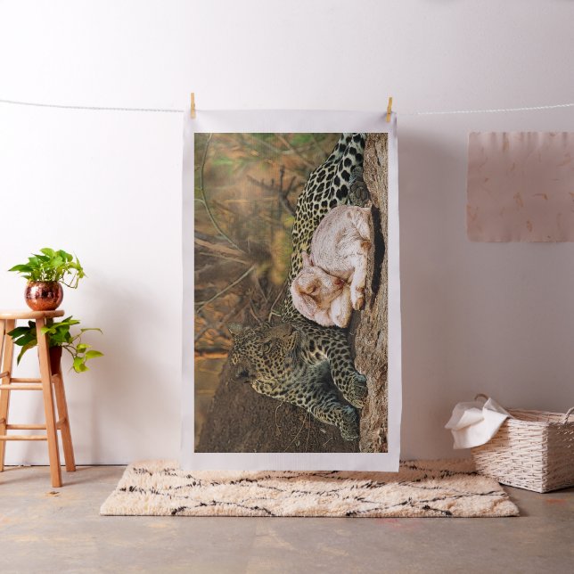 Leoparden ska ljuga ner med lammen-Isaiah 11 Tyg (In Situ)