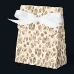 Leopardmönster Presentaskar<br><div class="desc">Denna presentask till festen visas i ett modernt leopardmönster i safari-stil.
Färger i beige och bruna nyanser.
Anpassa denna vara eller köp som den visas.
Arkivbild</div>