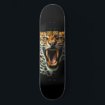 Leopards avrinningsanfall mini skateboard bräda 18,5 cm<br><div class="desc">Kraftfull Leopard Roaring attackerar porträtt nära med långvariga fläktar. Originalvektorillustration isolerad på vit Copyright BluedarkArt TheChameleonArt.</div>