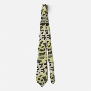 Leopardskinn i limegrönt slips