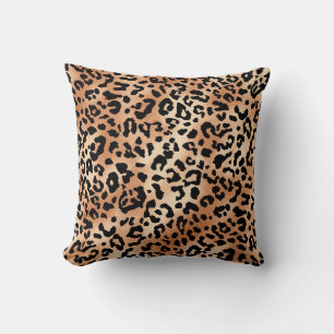 leopardskinn. Utformning av snyggt med leopard Kudde