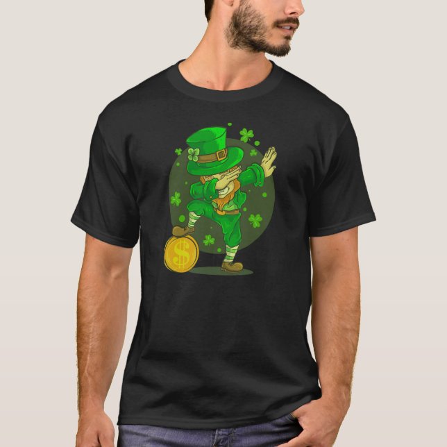 Leprechaun Dabbing Funny Irish St patrick's day T Shirt (Framsida)