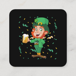 Leprechaun dricker Beer St. Patrick's Day Fyrkantigt Visitkort