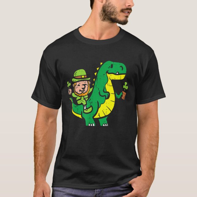 Leprechaun T Rex Dinosaur Shamrock St Patrick Day Shirt (Framsida)