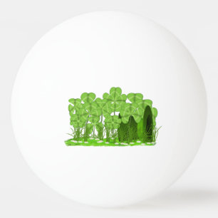 Leprechauns Top hat Ljugande i Fält av Shamrocks Pingisboll