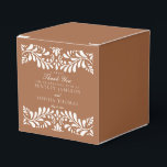 Lerkakel Talavera Spansk stil fiesta bröllop Presentaskar<br><div class="desc">Alla älskar en fiesta! Denna samling är en fantastisk blandning av elegans och kulturarv, inspirerad av traditionella mexikanska lerkakler Talavera-mönster. Den jordnära bruna terrakottarandiga blomsterkanten utstrålar sofistikation och en touch av festlig charm, vilket gör den perfekt för din spanskt eller mexikanskt inspirerade fest. Oavsett om du är värd för en...</div>