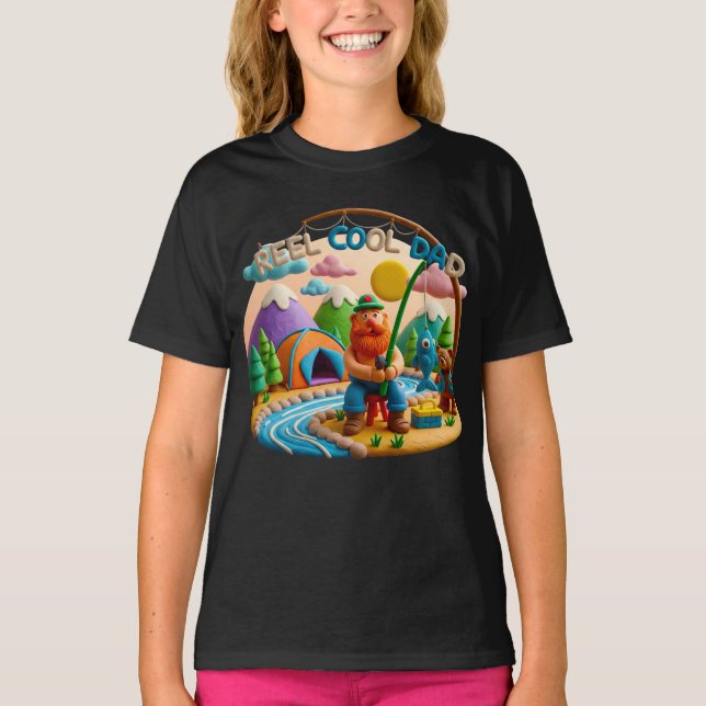 Lerkonst “Reel Cool Dad” Fiskescen Design T Shirt (Framsida)