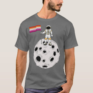 Lesbisk Astronaut på Flagga Måne Lesbisk T Shirt