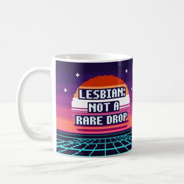 Lesbisk: Inte En Sällsynt Drop Pride Pixel Mugg (Vänster)