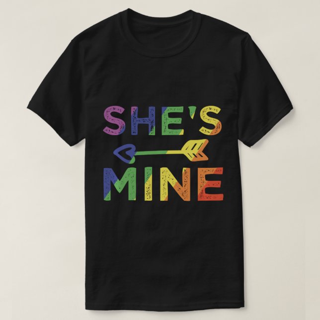 Lesbisk par gåvor hon är min matchande HBT-pris T Shirt (Design framsida)