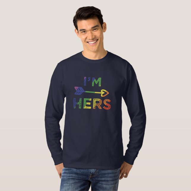 Lesbisk Par I är Hers Matchande HBT-Pride T Shirt (Hel framsida)