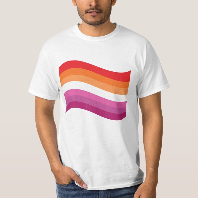 Lesbisk Solnedgång Pride Vågig Flagga T Shirt (Framsida)