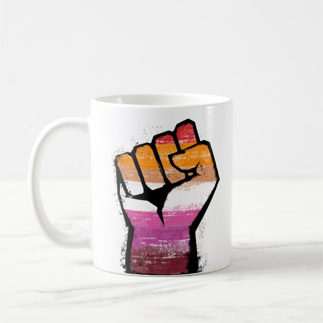 Lesbisk stolthets knytnäve t-shirt kaffemugg (Vänster)