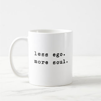 Less Ego | Minimalistcitat för inspiration Kaffemugg