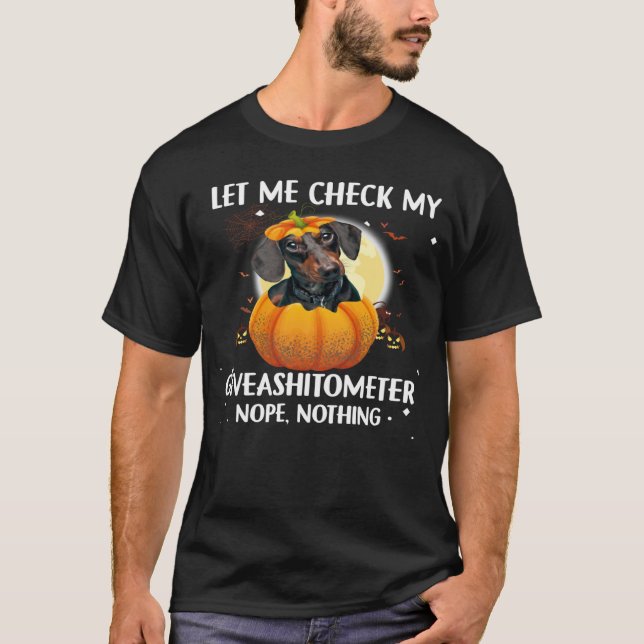 Let Me Check My Dachshund Halloween T Shirt (Framsida)