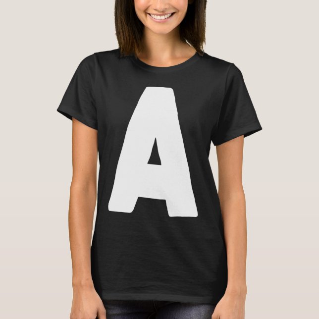Letter A big and bold white T Shirt (Framsida)