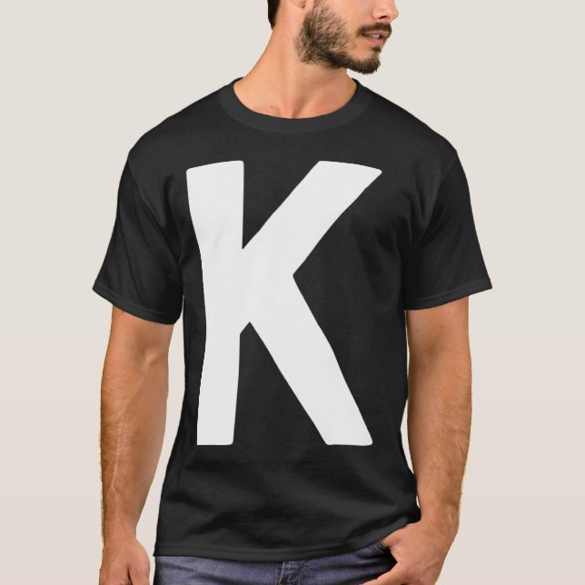 Letter K big and bold white T Shirt (Framsida)