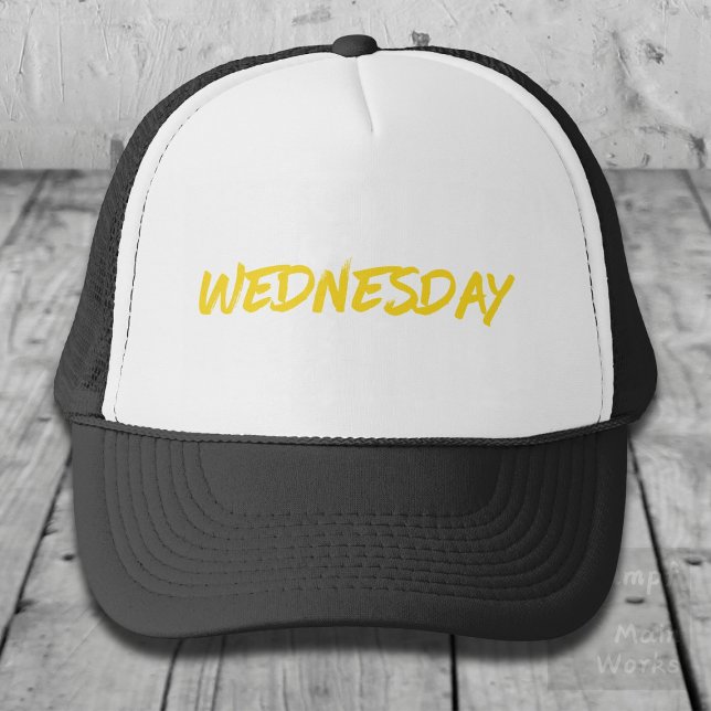 Lettering Design ‘Wednesday’ in Yellow Keps (Skapare uppladdad)