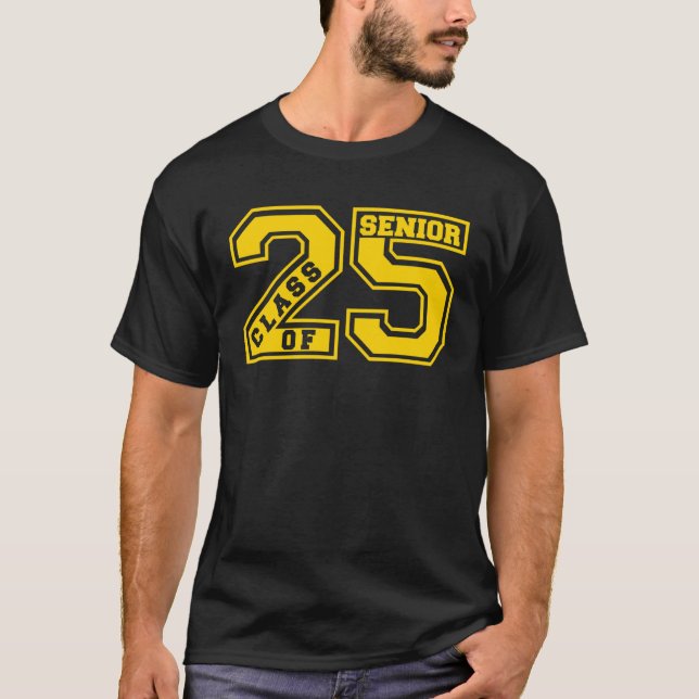 LETTERMANKLASS AV SENIOR SWAG GULD SENIOR 2025 T SHIRT (Framsida)