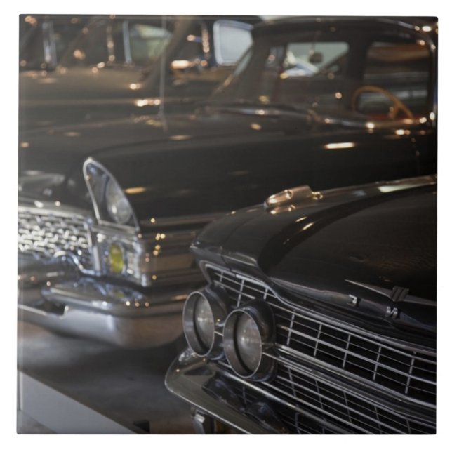 Lettland, Riga, Riga Motor Museum, bilar från Kakelplatta (Framsidan)