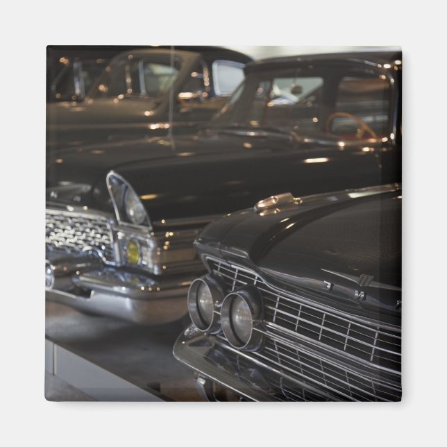 Lettland, Riga, Riga Motor Museum, bilar i Magnet (Framsidan)