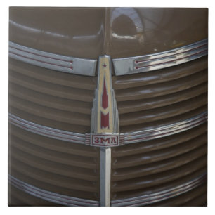 Lettland, Riga, Riga Motor Museum, huvaornament Kakelplatta