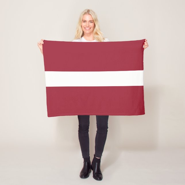 Lettlands flagga fleecefilt (På plats)