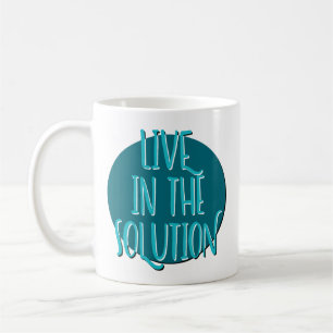 Lev i Solution Recovery Slogan Mugg