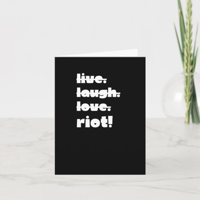 Lev. Laugh. Kärlek. Riot! Protest Gear-activist Ap Kort (Framsida)