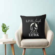 Lev, Skratta, Lurka