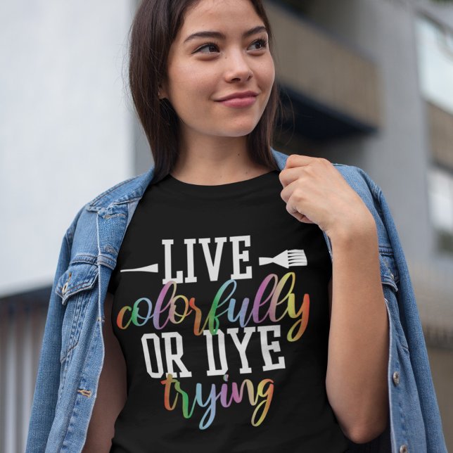Levande färgämnen eller färgprov med slitnyans t shirt (Skapare uppladdad)