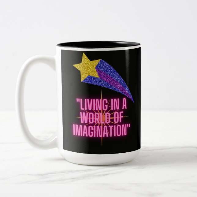 LEVANDE I EN VÄRLD AV BILDNING Två-Tonad MUGG (Vänster)