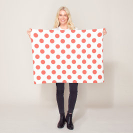 Levande korall polka dots på vitt fleecefilt