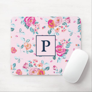 Levande rosa rosor blommig på rodnad monogram musmatta