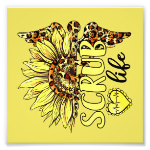 Levande SCrub Life Nurse Solros Leopard Nurs Fototryck