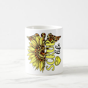 Levande SCrub Life Nurse Solros Leopard Nurs Kaffemugg