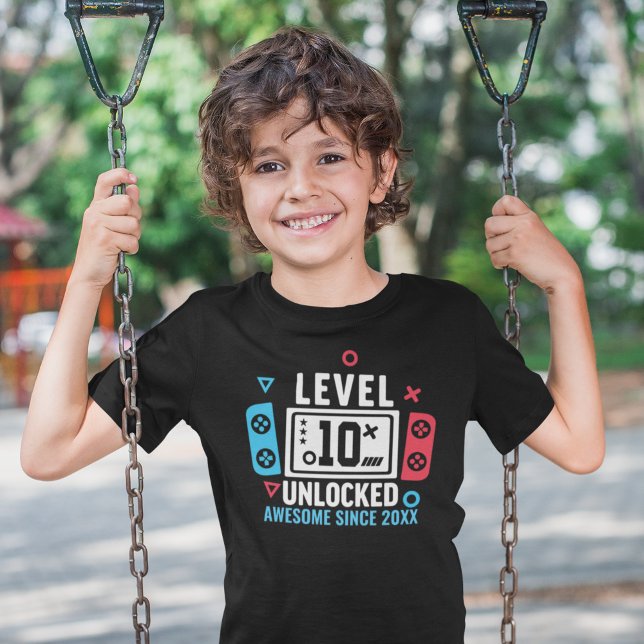LEVEL 10 UNLOCKED Gamer Birthday – Custom Year T Shirt (Skapare uppladdad)