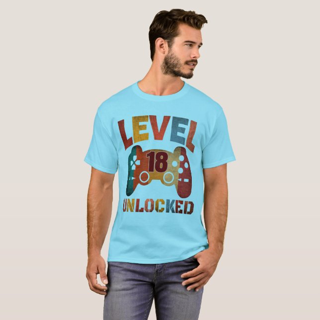 LEVEL 18 UPPLÅST T-Shirt (Hel framsida)