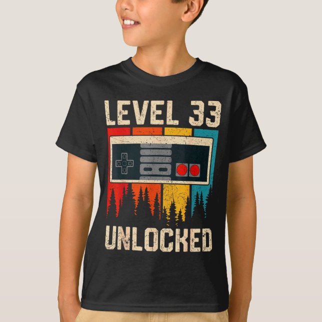 Level 33 Unlocked Video Game Controller Birthday M T Shirt (Framsida)