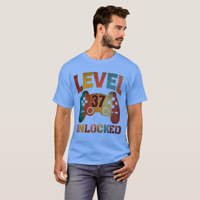 LEVEL 37 UPPLÅST T-Shirt (Hel framsida)