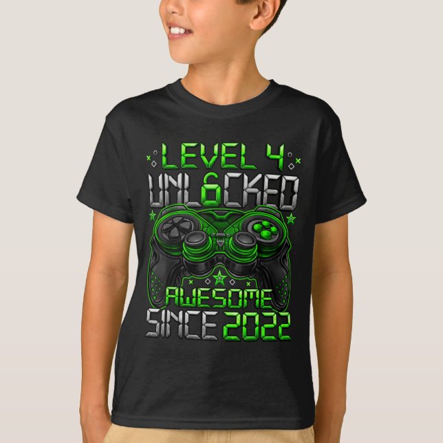 Level 4 Unlocked 4 Year Old Boys 4th Birthday Boy  T Shirt (Framsida)
