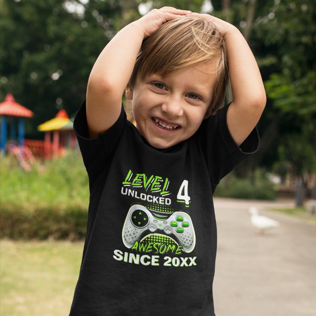 Level 4 Unlocked - Fun Birthday 4 Gamer  T Shirt (Skapare uppladdad)