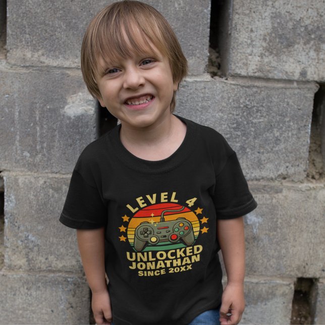 Level 4 Unlocked Gamer Boy Birthday 4 T Shirt (Skapare uppladdad)