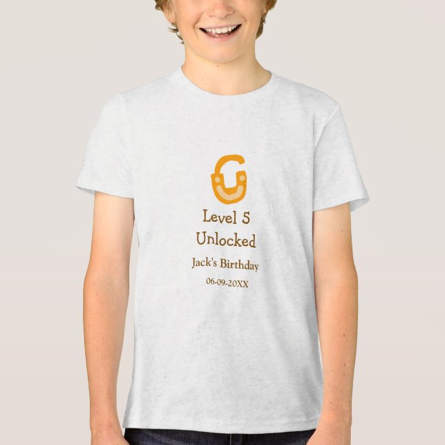 Level 5 unlocked lock orange brown happy birthday  t shirt (Framsida)