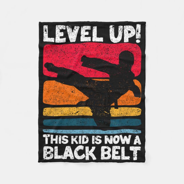 Level Up Det här barnet är nu en svartbältes karat Fleecefilt (Framsidan)