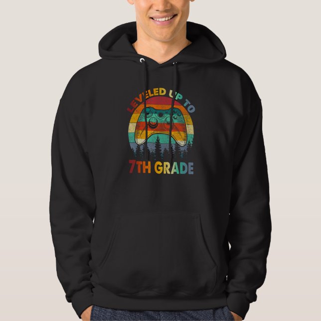 Leveled Up To 7th Grade Gamer Back To School First Hoodie (Framsida)