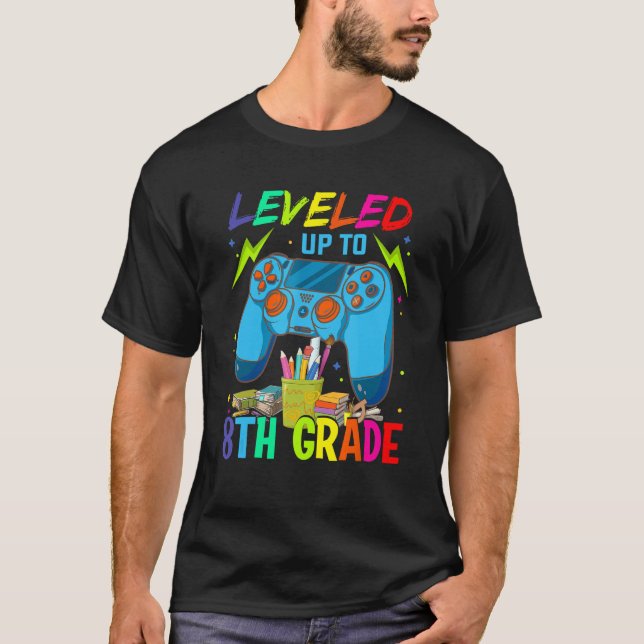 Leveled Up To 8th Grade Video Gamer Back To School T Shirt (Framsida)