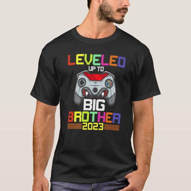Leveled Up To Big Brother 2023 Gamer Big Bro Boys  T Shirt (Framsida)